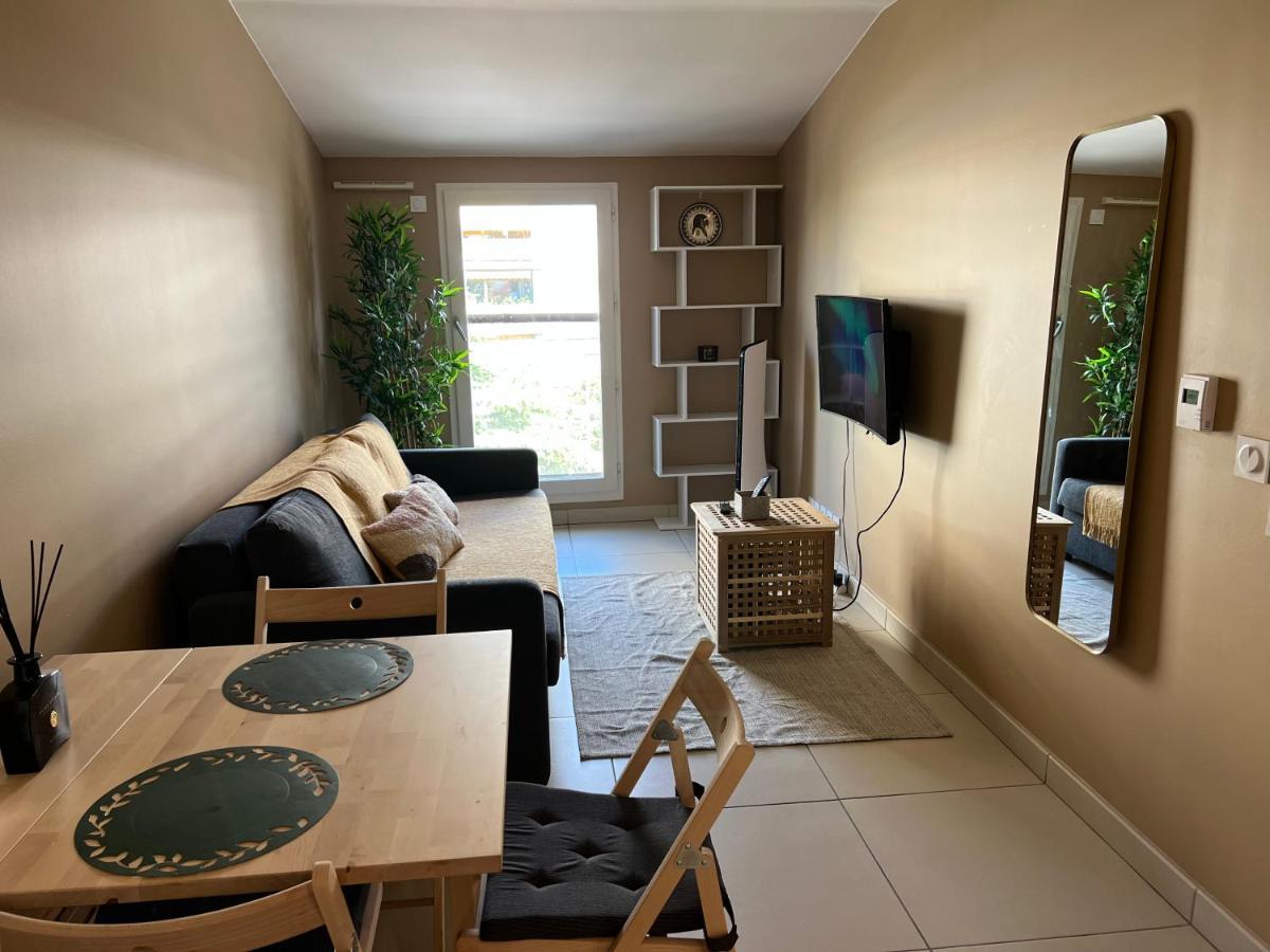 T2 Prado / Velodrome Apartment *
